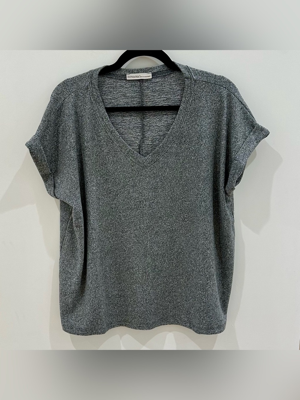 NWOT Zenana Melange Hacci V-Neck Tee Size S